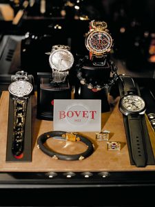 Часы Bovet