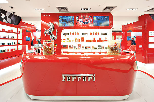 Магазины Ferrari Store и Ferrari Shop